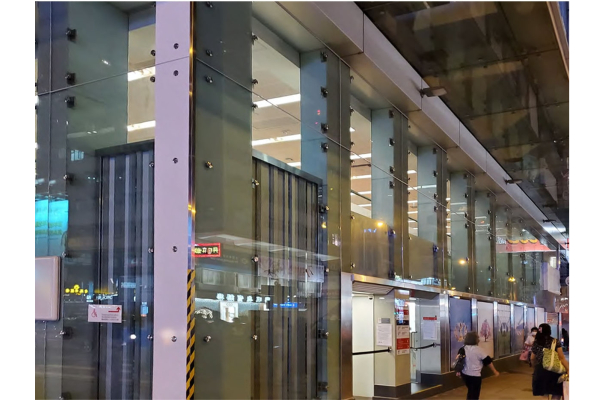 Glass Work - HSBC Mongkok - 3